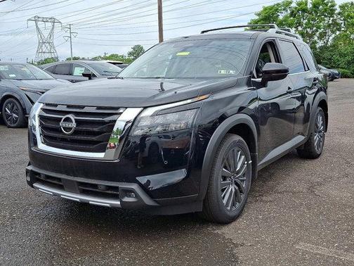 2025 Nissan Pathfinder SL 4WD