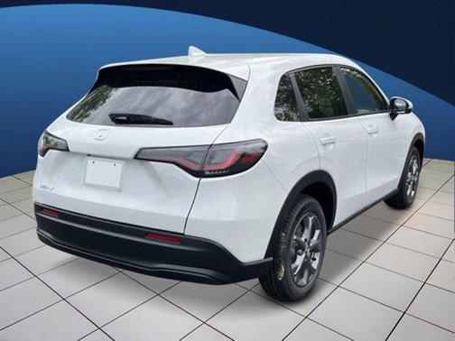 Platinum White Pearl 2026 Honda HR-V LX