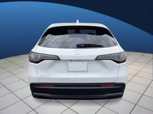 Platinum White Pearl 2026 Honda HR-V LX