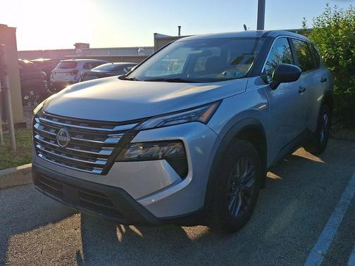 Brilliant Silver Metallic 2024 Nissan Rogue S