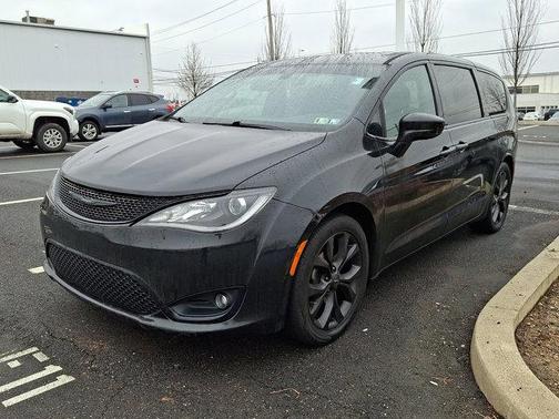 2018 Chrysler Pacifica Touring Plus