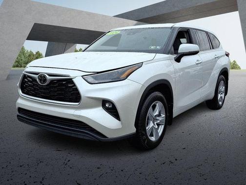 2024 Toyota Highlander LE