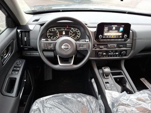 2025 Nissan Pathfinder S 4WD