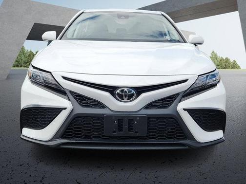 Ice Cap 2024 Toyota Camry SE