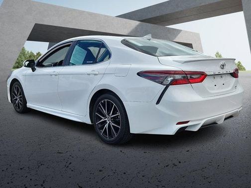 Ice Cap 2024 Toyota Camry SE