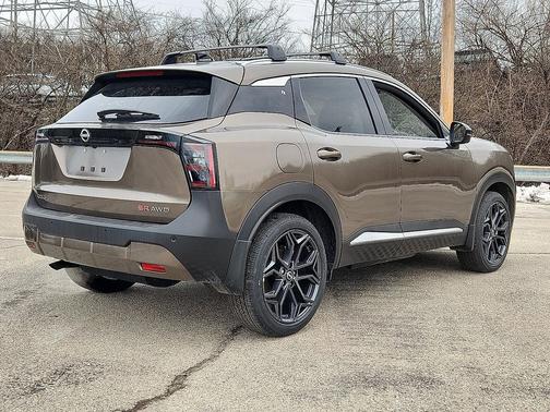 Canyon Bronze Metallic 2026 Nissan Kicks SR