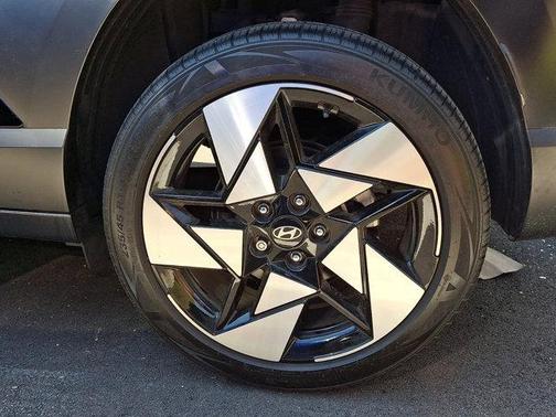 Abyss Black Pearl 2024 Hyundai KONA Limited