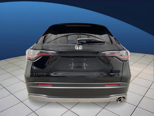 Crystal Black Pearl 2027 Honda HR-V Sport