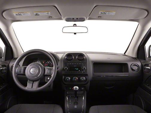 Bright Silver Metallic 2013 Jeep Compass Sport