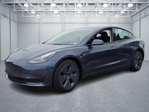 Gray 2022 Tesla Model 3 Long Range