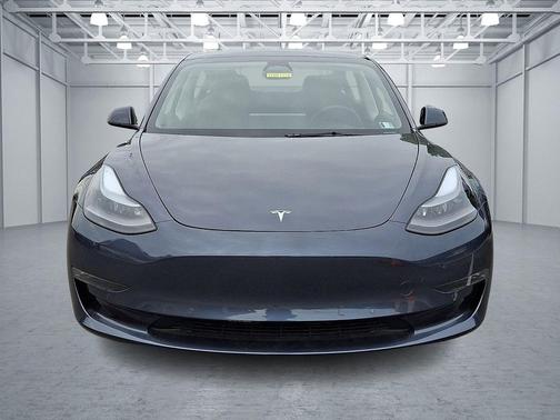 Gray 2022 Tesla Model 3 Long Range