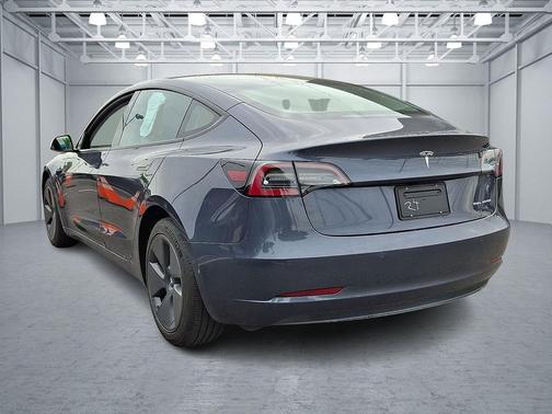 Gray 2022 Tesla Model 3 Long Range