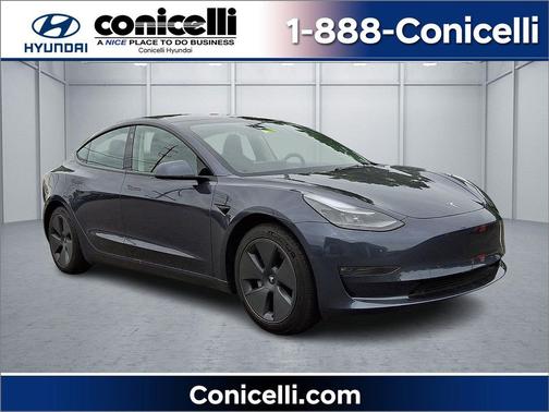 Gray 2022 Tesla Model 3 Long Range