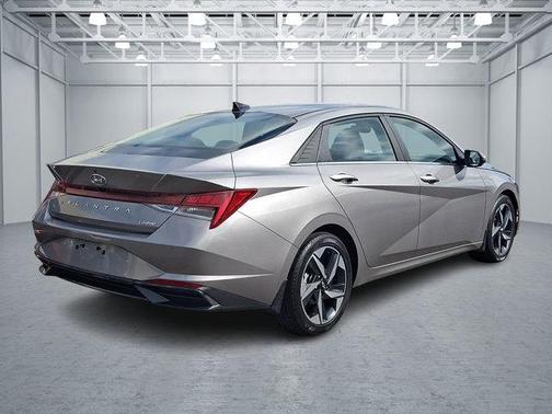 Fluid Metal 2023 Hyundai ELANTRA Limited