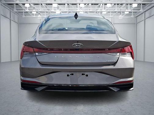 Fluid Metal 2023 Hyundai ELANTRA Limited