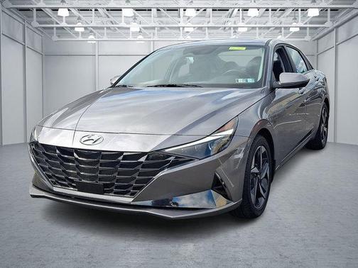 Fluid Metal 2023 Hyundai ELANTRA Limited