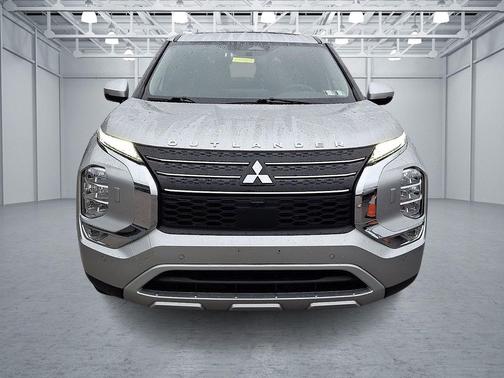 Alloy Silver Metallic 2024 Mitsubishi Outlander SE S-AWC