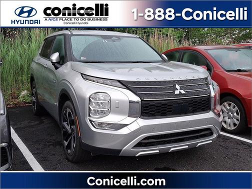 Alloy Silver Metallic 2024 Mitsubishi Outlander SE S-AWC