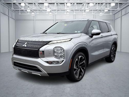 Alloy Silver Metallic 2024 Mitsubishi Outlander SE S-AWC