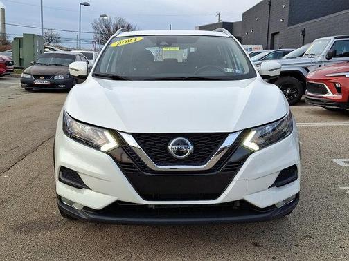 2022 Nissan Rogue Sport SV