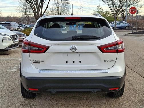 2022 Nissan Rogue Sport SV