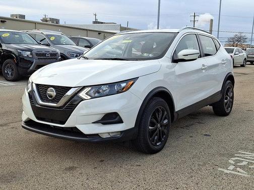 2022 Nissan Rogue Sport SV