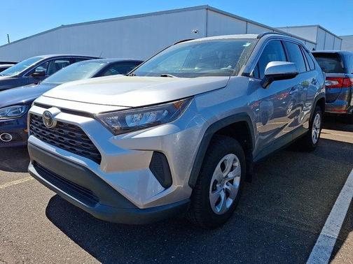 2020 Toyota RAV4 LE