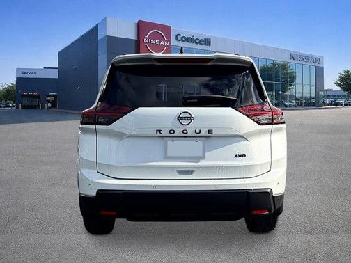 Everest White Pearl Tricoat 2026 Nissan Rogue Dark Armor