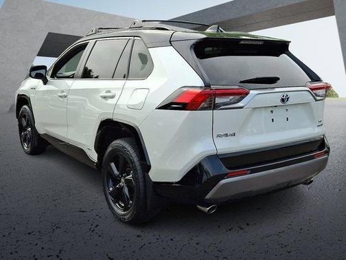 2021 Toyota RAV4 Hybrid SE