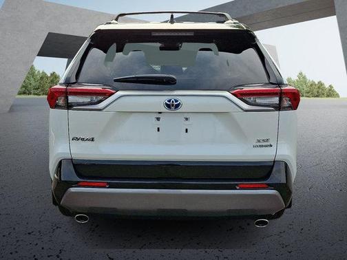 2021 Toyota RAV4 Hybrid SE