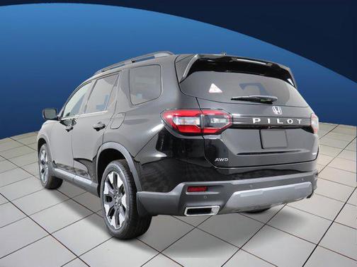 Crystal Black Pearl 2026 Honda Pilot Elite