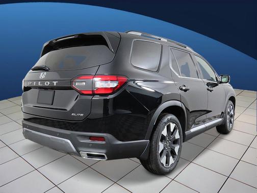 Crystal Black Pearl 2026 Honda Pilot Elite