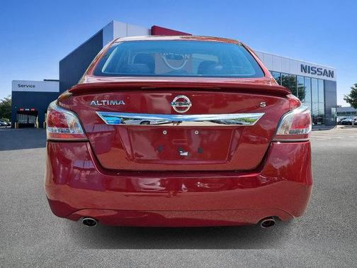 Cayenne Red 2015 Nissan Altima 2.5 S