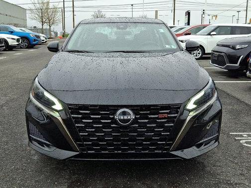 Super Black 2024 Nissan Altima SR FWD