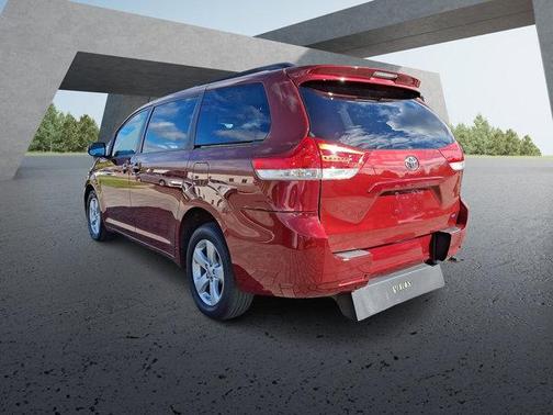 2014 Toyota Sienna LE