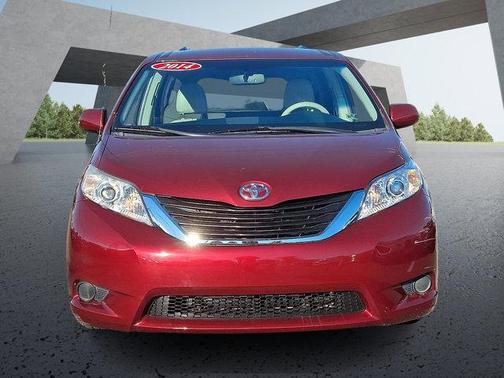 2014 Toyota Sienna LE