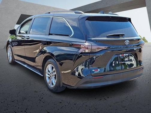 2024 Toyota Sienna XLE 7 Passenger