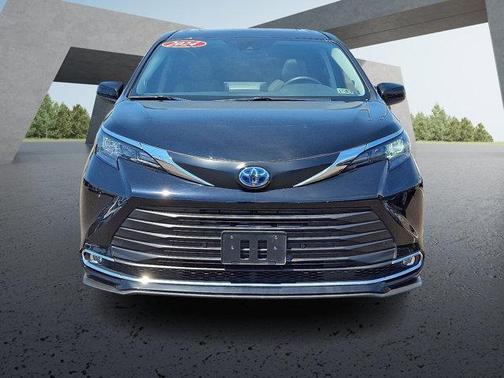 2024 Toyota Sienna XLE 7 Passenger