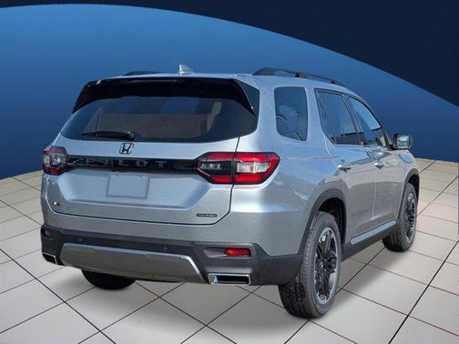 Solar Silver Metallic 2026 Honda Pilot Touring 8-Passenger