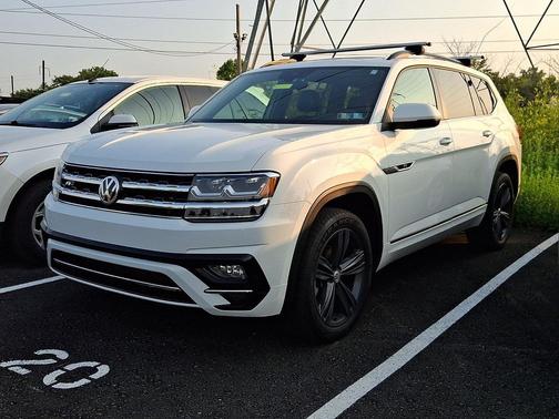 Pure White 2020 Volkswagen Atlas 3.6L SE