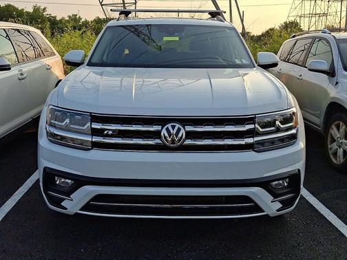 Pure White 2020 Volkswagen Atlas 3.6L SE