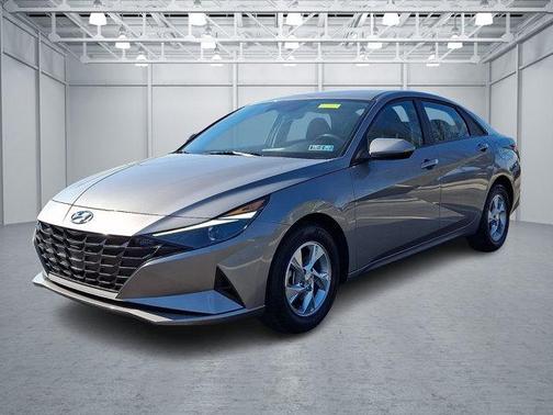 2023 Hyundai ELANTRA SE