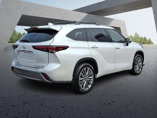2024 Toyota Highlander Platinum