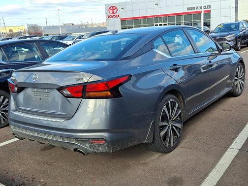 2021 Nissan Altima SR FWD