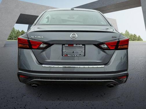 2021 Nissan Altima SR FWD