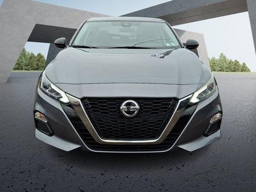 2021 Nissan Altima SR FWD