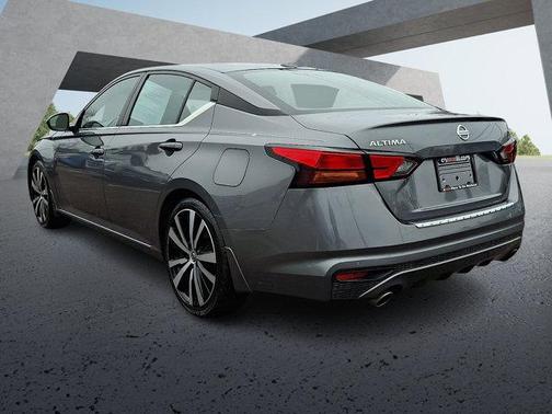 2021 Nissan Altima SR FWD