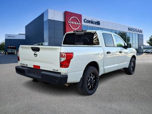 Glacier White 2022 Nissan Titan S