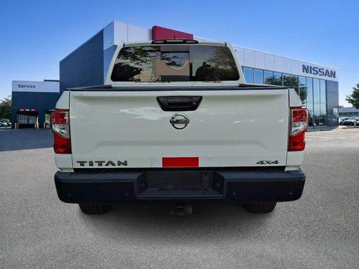 Glacier White 2022 Nissan Titan S