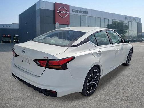 2025 Nissan Altima SR FWD